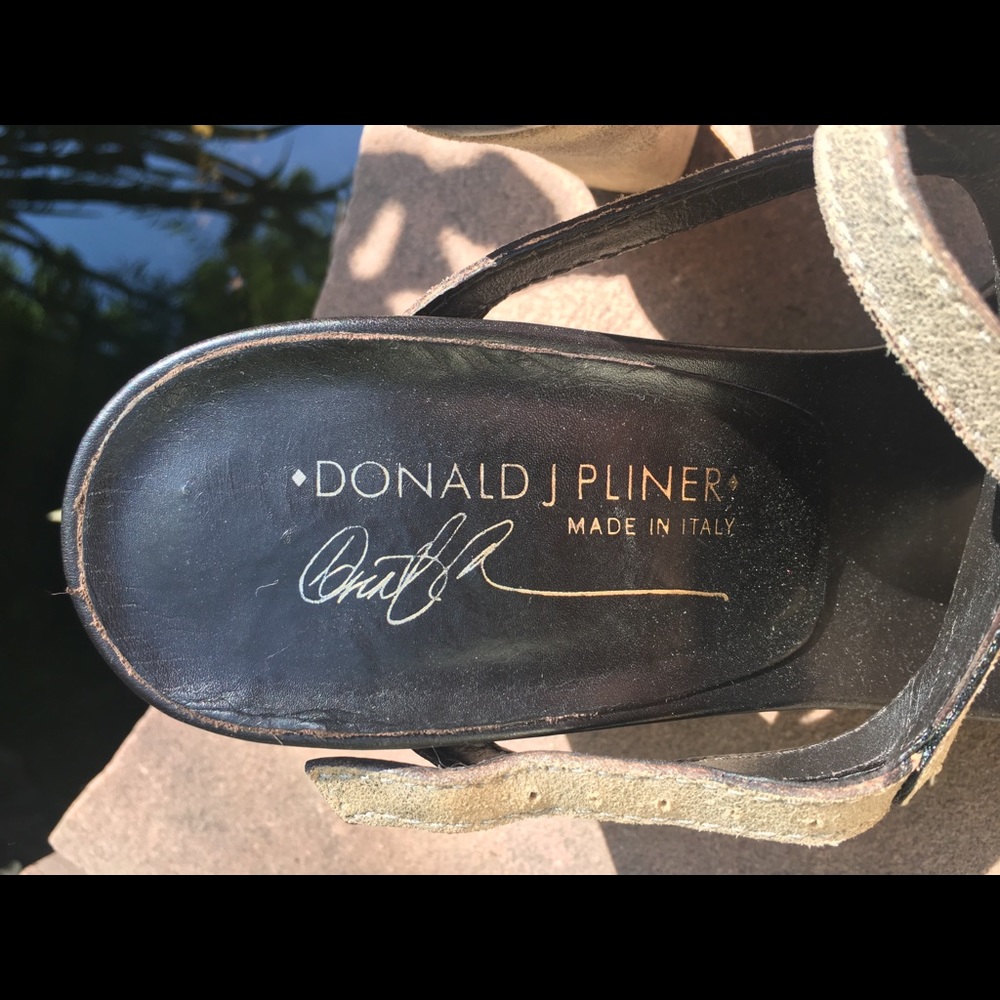 Shoes - Picture 3 of 4